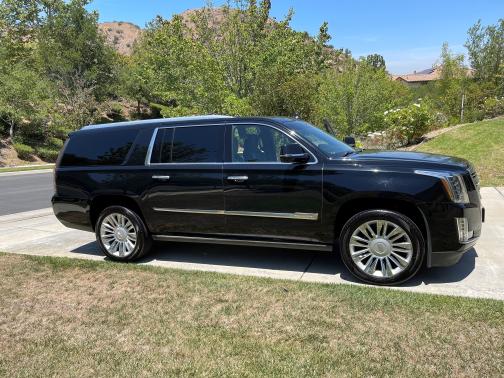 Photo 2 of 5 of 2015 Cadillac Escalade ESV Platinum